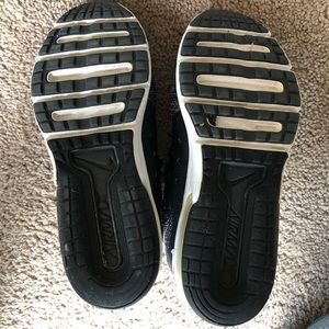 Nike Shoes - Nike Boys AirMax Running Shoes Nike Shoes - Nike Boys AirMax Running Shoes